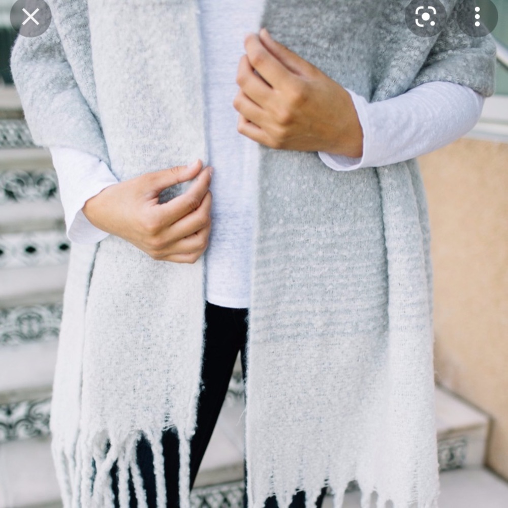 NWOT Mer Sea Scarf